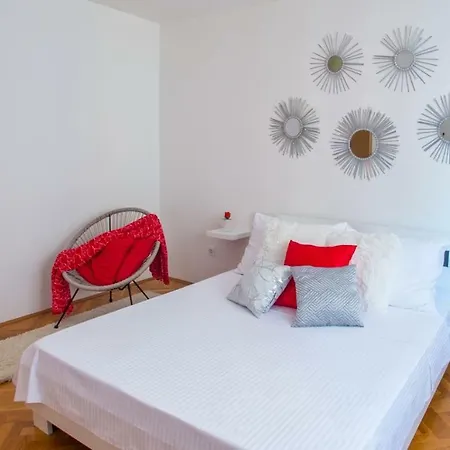 Red Mostar