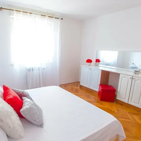 Red Apartmán